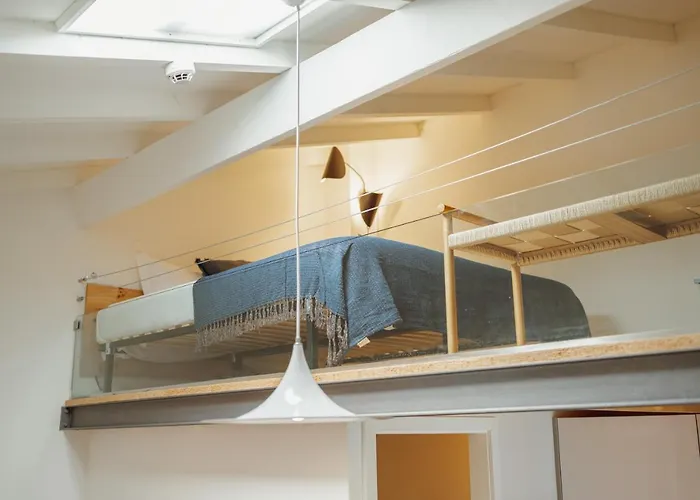 Mezzanine Stylish By Vacationy Apartment