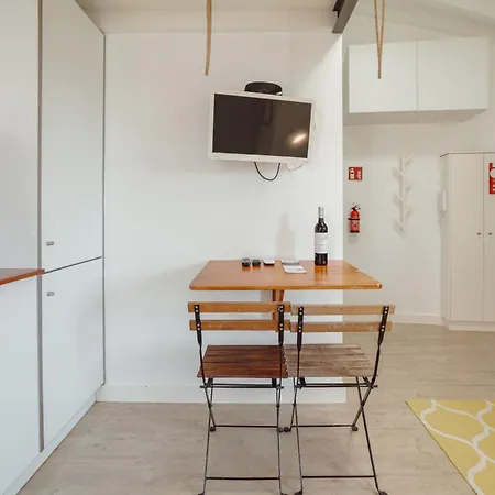 Mezzanine Stylish By Vacationy * ポルト