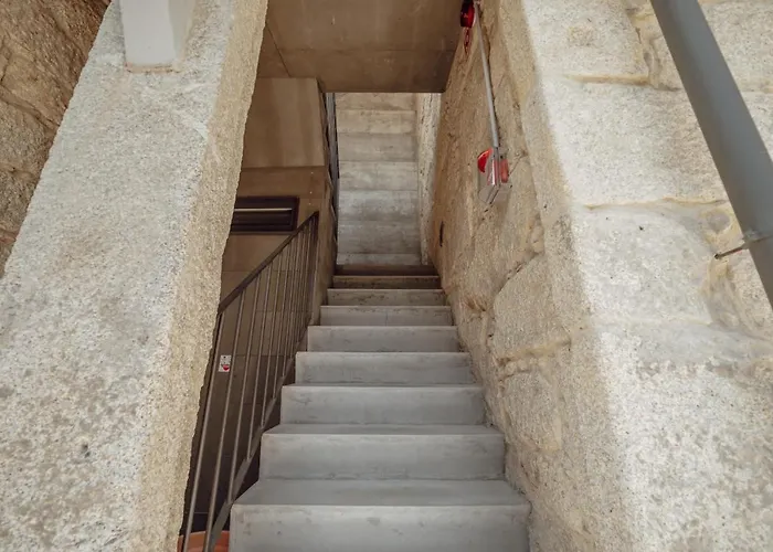 Mezzanine Stylish By Vacationy 포르투