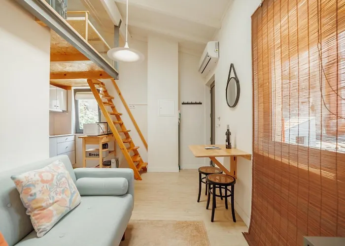 아파트 Mezzanine Stylish By Vacationy *