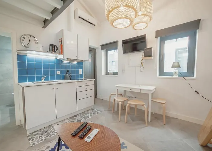 Mezzanine Stylish By Vacationy Apartman *