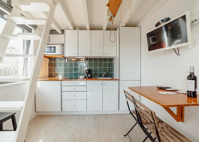 Mezzanine Stylish By Vacationy Apartman *